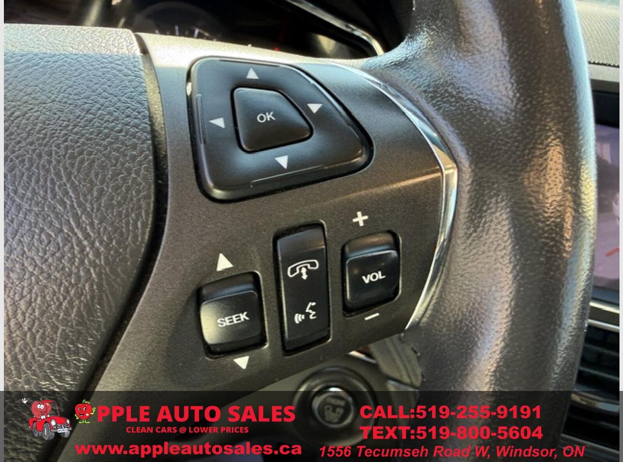 2014 Lincoln MKT  Photo