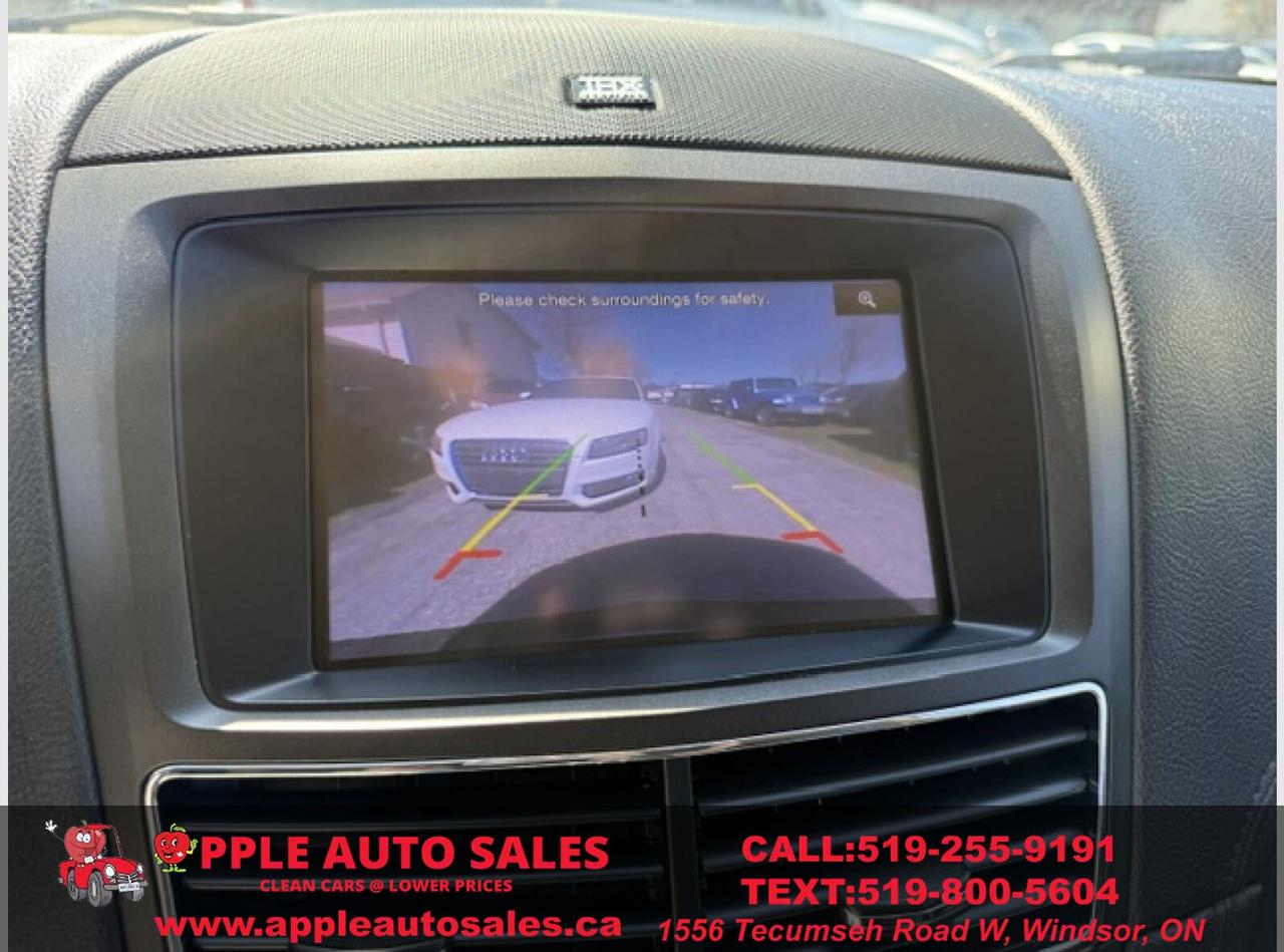 2014 Lincoln MKT  Photo