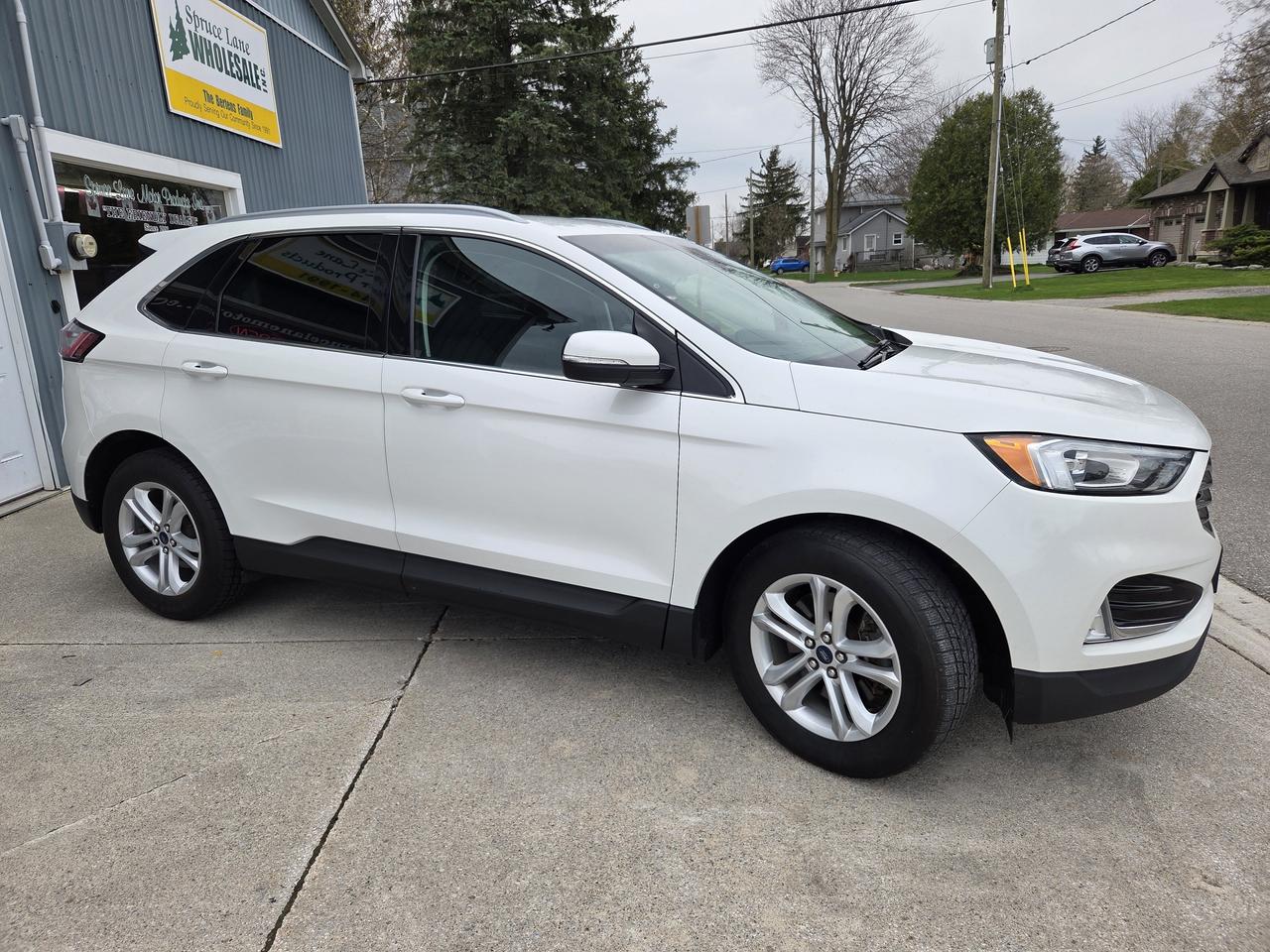 2020 Ford Edge SEL Photo2