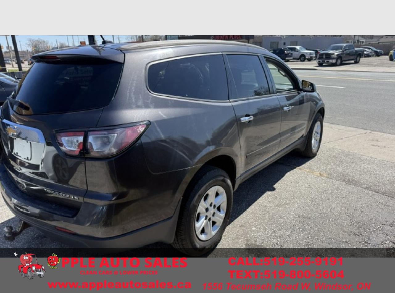 2014 Chevrolet Traverse LS Photo
