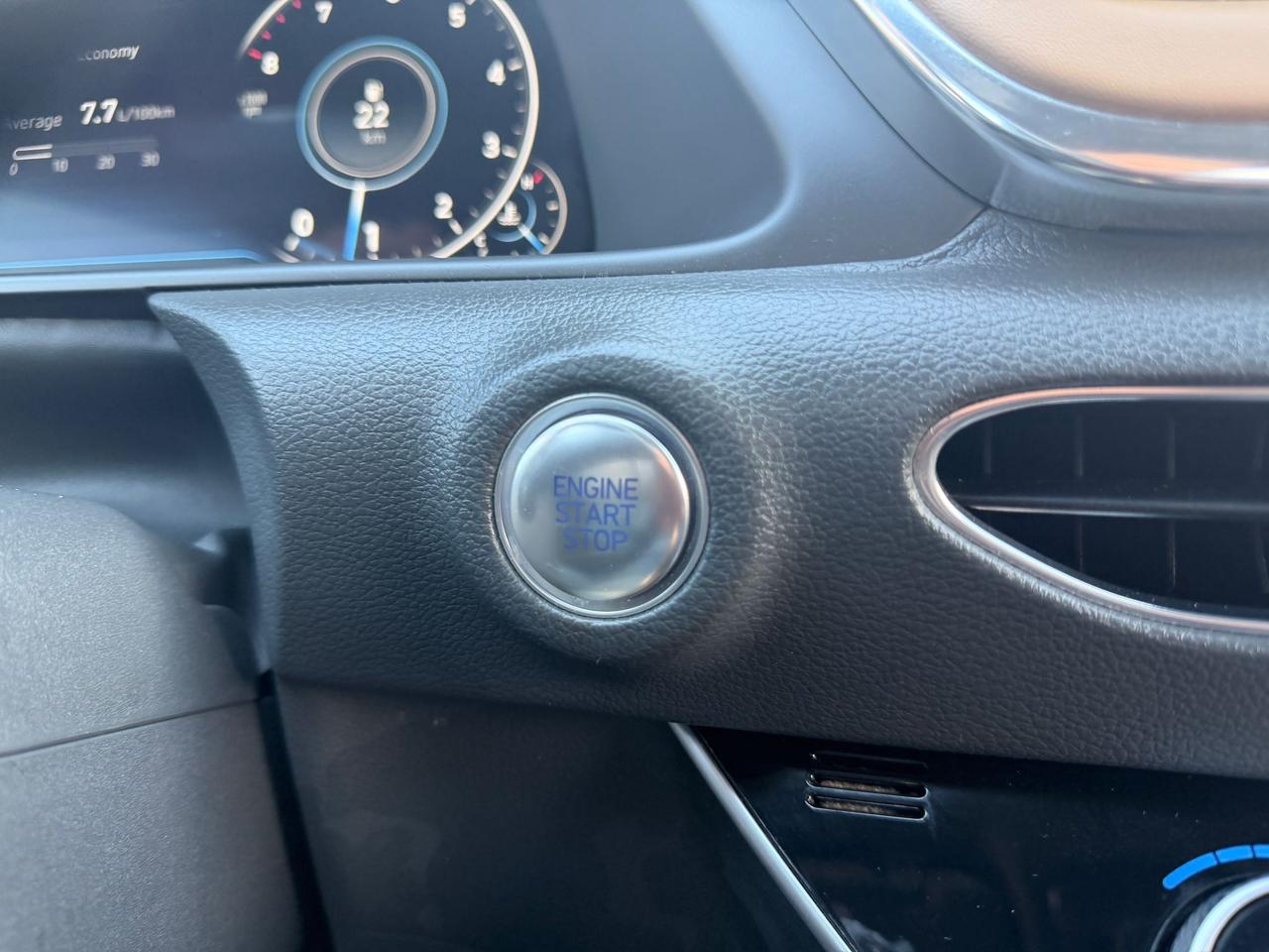 2021 Hyundai Sonata LIMITED Photo