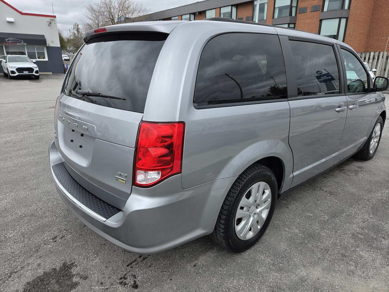 2018 Dodge Grand Caravan SXT 2WD Photo4