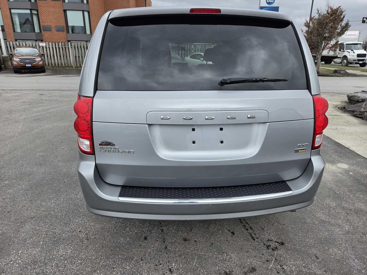 2018 Dodge Grand Caravan SXT 2WD Photo3