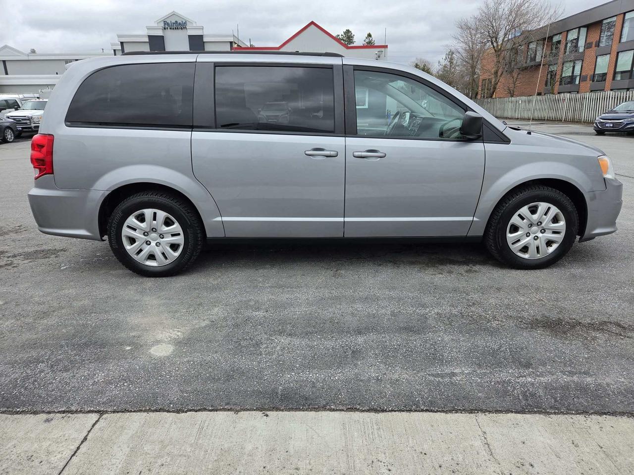 2018 Dodge Grand Caravan SXT 2WD Photo