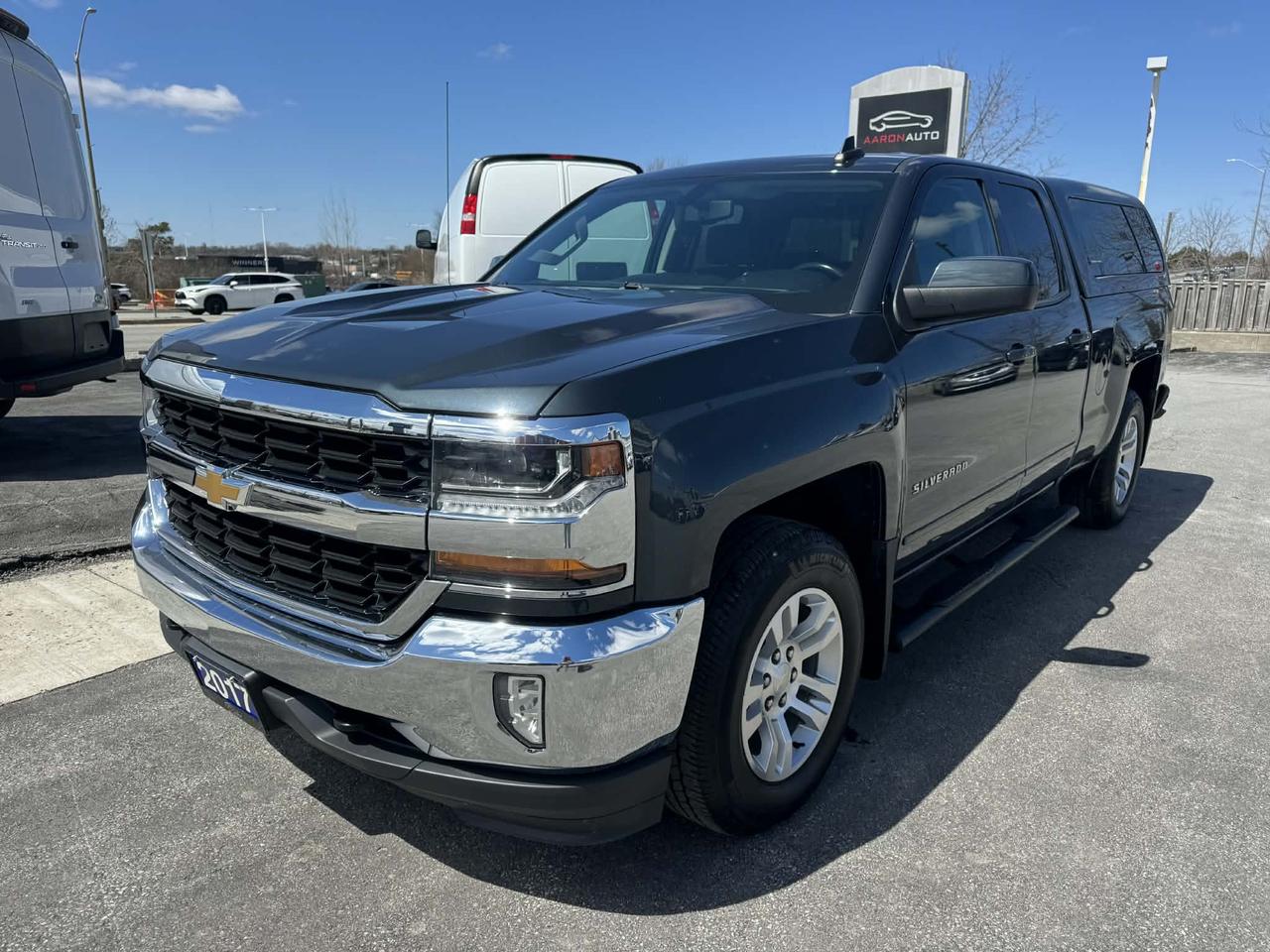 2017 Chevrolet Silverado 1500 4WD Double Cab 143.5  LT w-1LT Photo0