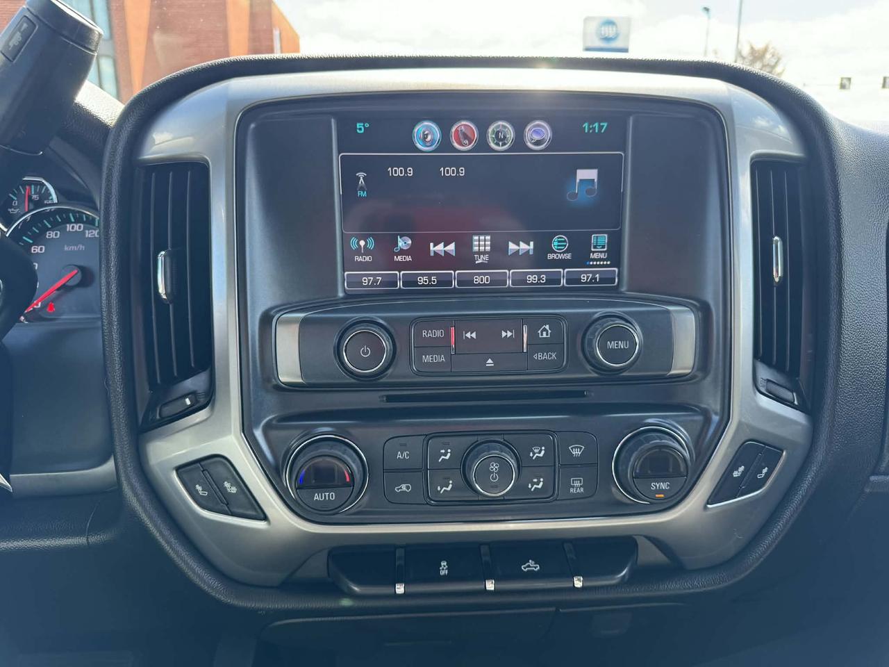 2017 Chevrolet Silverado 1500 4WD Double Cab 143.5  LT w-1LT Photo