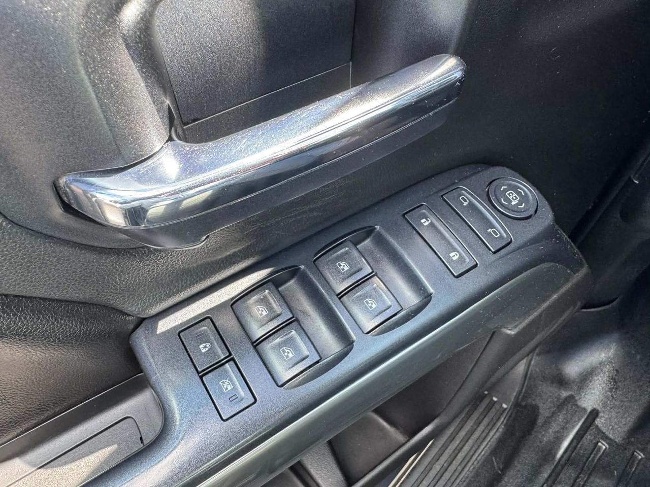 2017 Chevrolet Silverado 1500 4WD Double Cab 143.5  LT w-1LT Photo