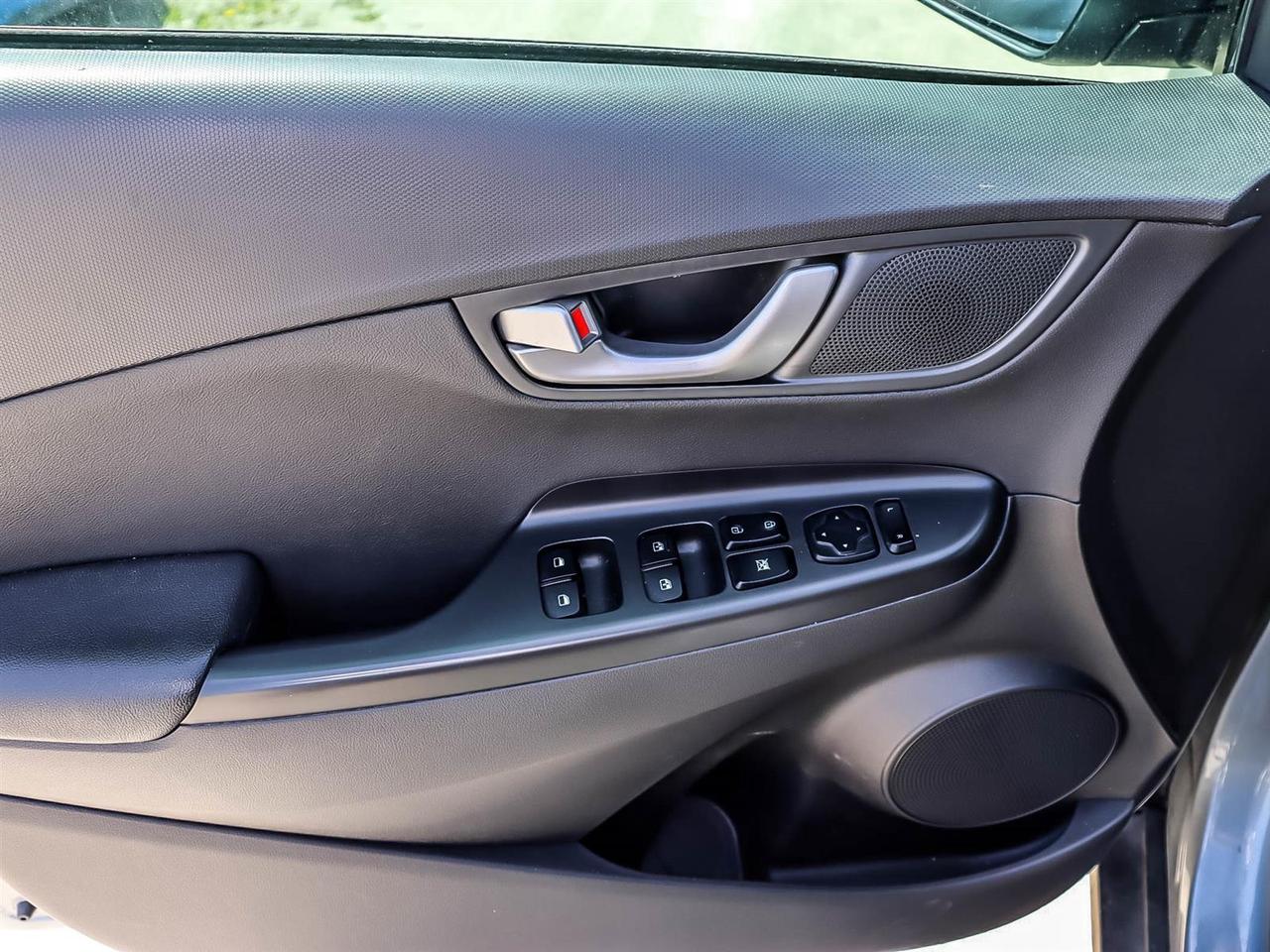 2021 Hyundai KONA LUXURY Photo