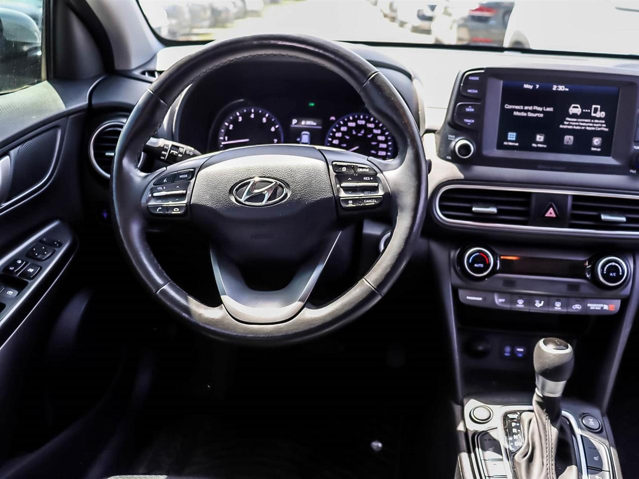 2021 Hyundai KONA LUXURY Photo