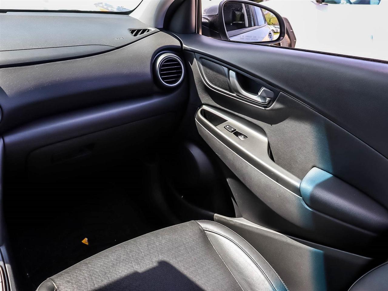 2021 Hyundai KONA LUXURY Photo