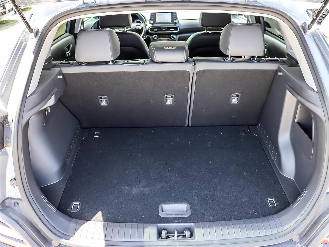 2021 Hyundai KONA LUXURY Photo