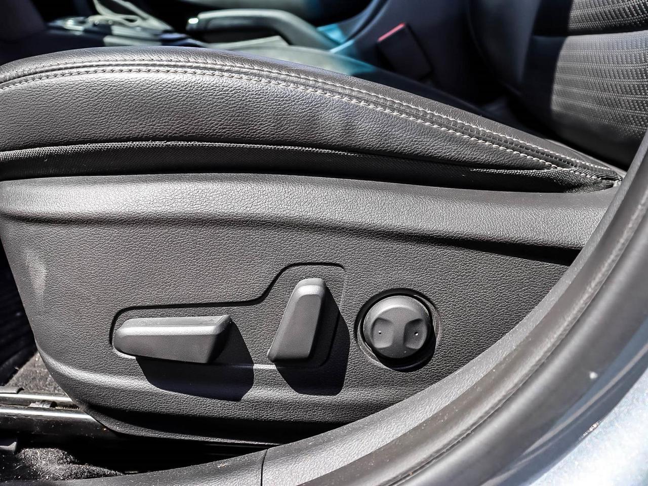 2021 Hyundai KONA LUXURY Photo