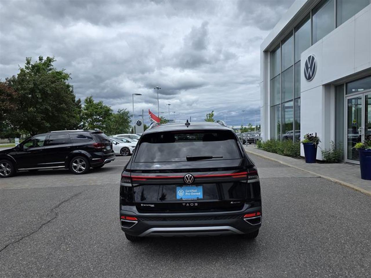 2026 Volkswagen Taos Highline 4MOTION Photo