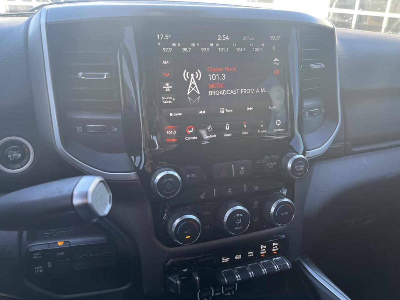 2019 RAM 3500 Big Horn Photo