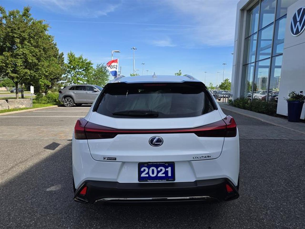 2021 Lexus UX 250h AWD W/Winter wheel pkg Photo