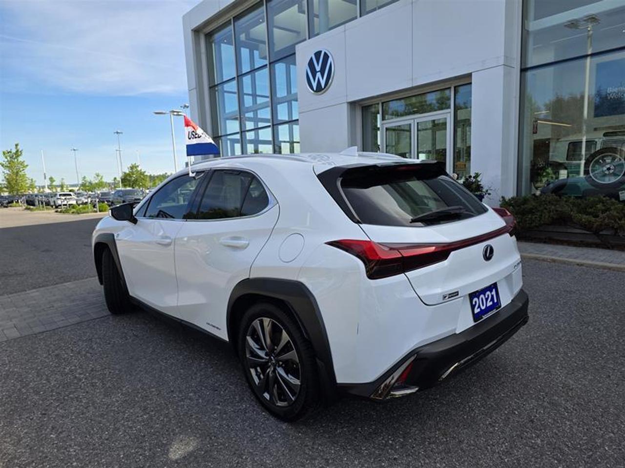 2021 Lexus UX 250h AWD W/Winter wheel pkg Photo