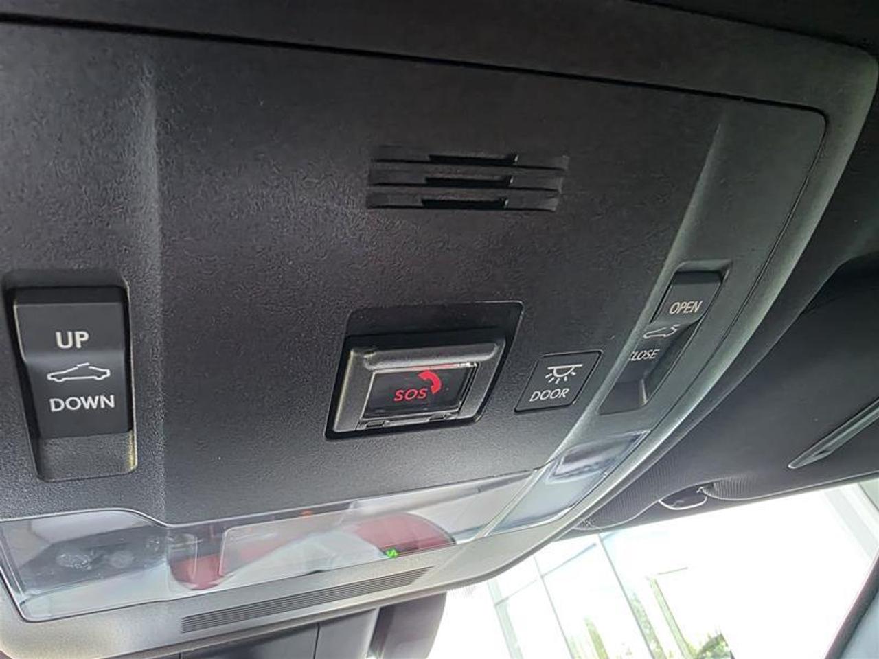2021 Lexus UX 250h AWD W/Winter wheel pkg Photo