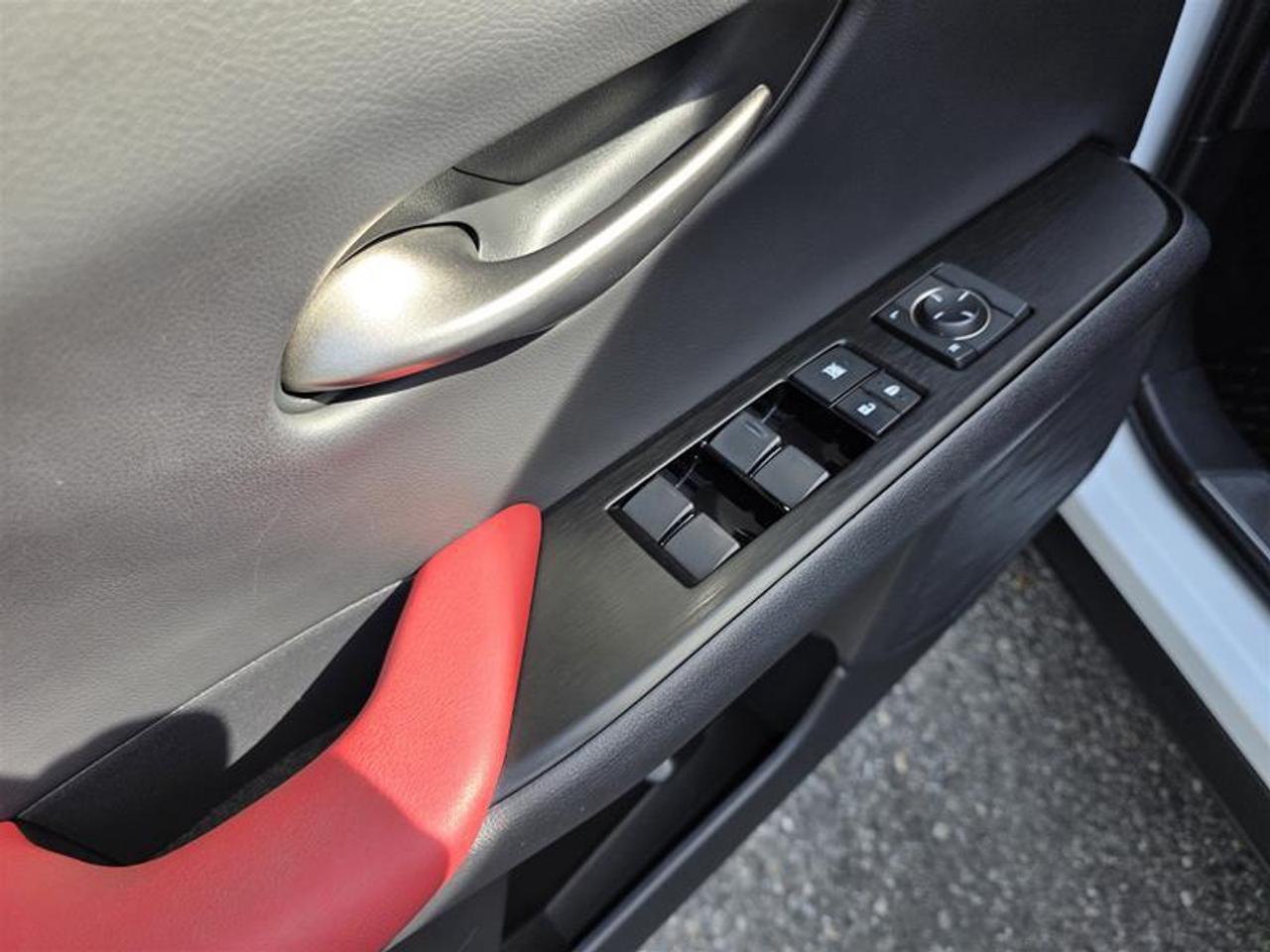 2021 Lexus UX 250h AWD W/Winter wheel pkg Photo