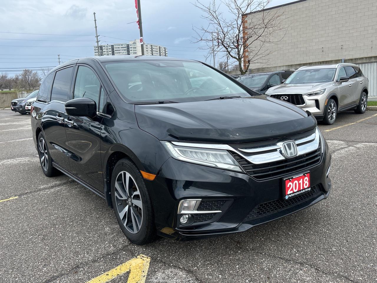 2018 Honda Odyssey Touring  Navi  Leather  Sunroof   Rear Camera Photo