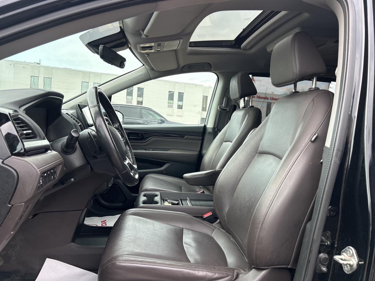 2018 Honda Odyssey Touring  Navi  Leather  Sunroof   Rear Camera Photo