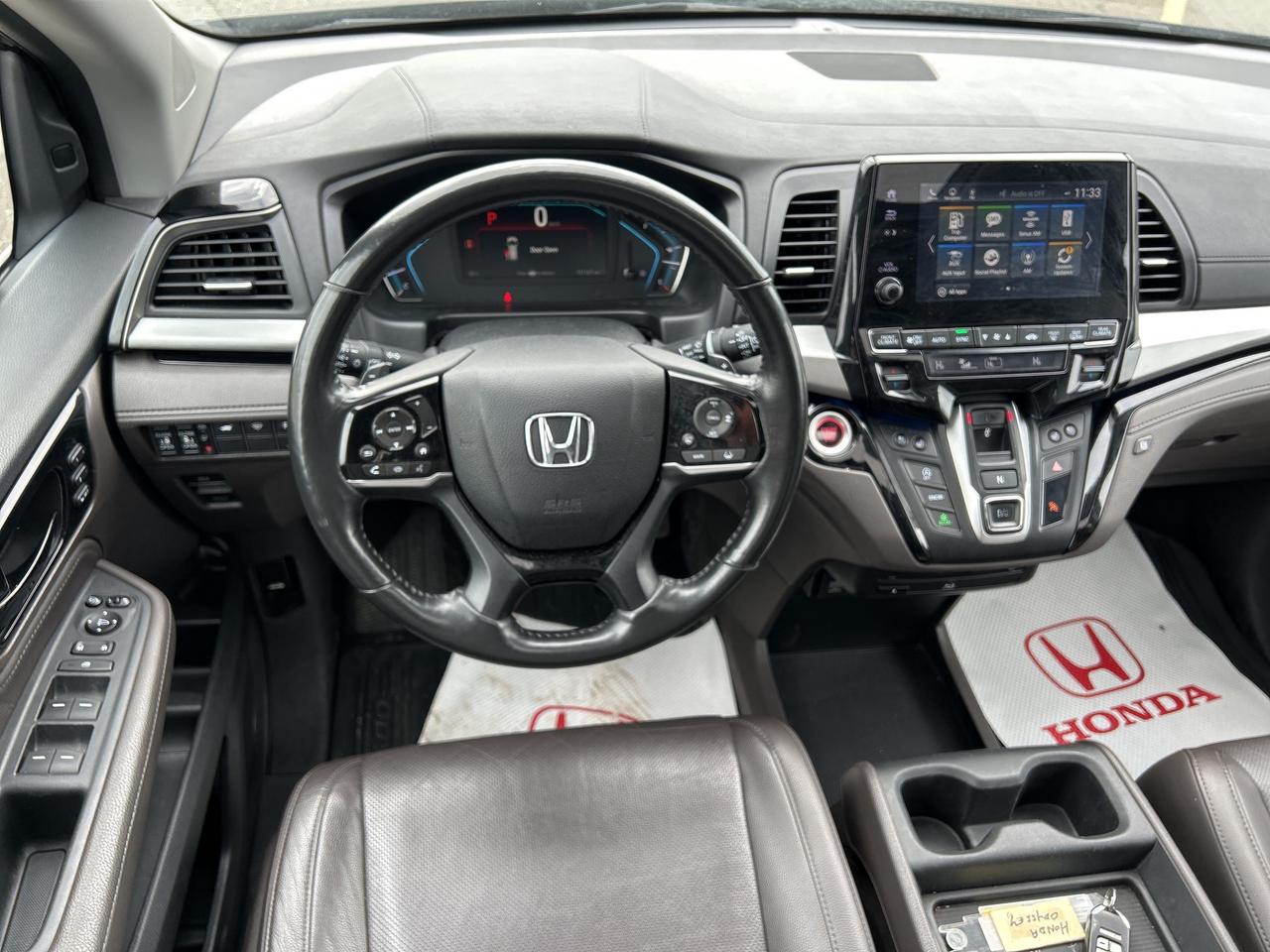 2018 Honda Odyssey Touring  Navi  Leather  Sunroof   Rear Camera Photo