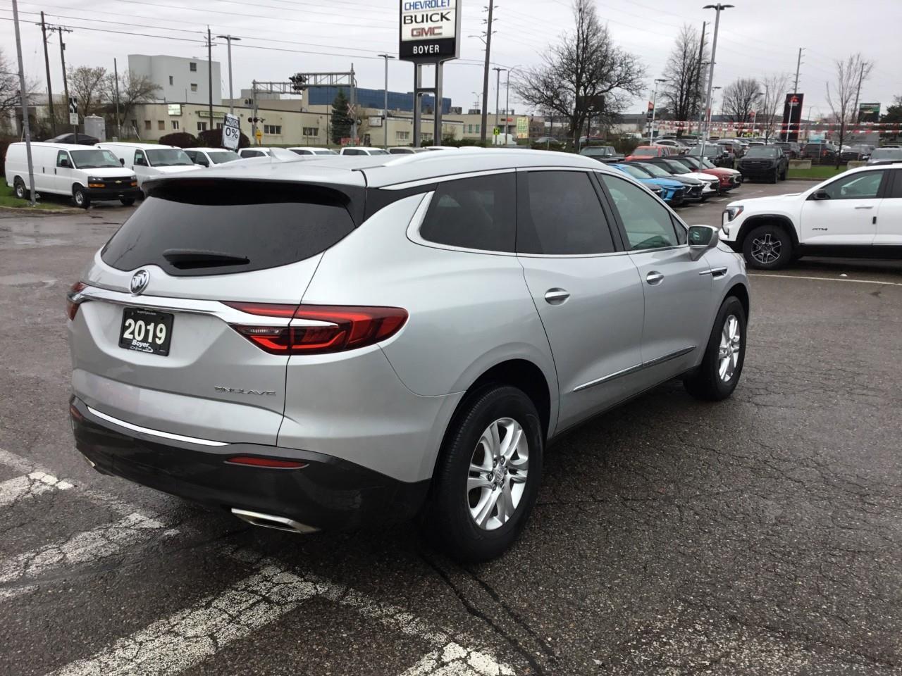 2019 Buick Enclave Essence Photo4