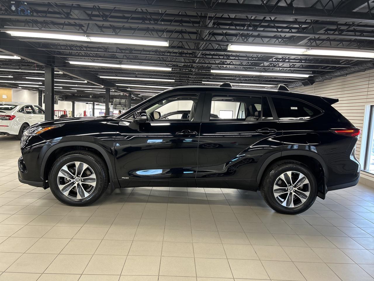 2024 Toyota Highlander HYBRID xle awd Photo