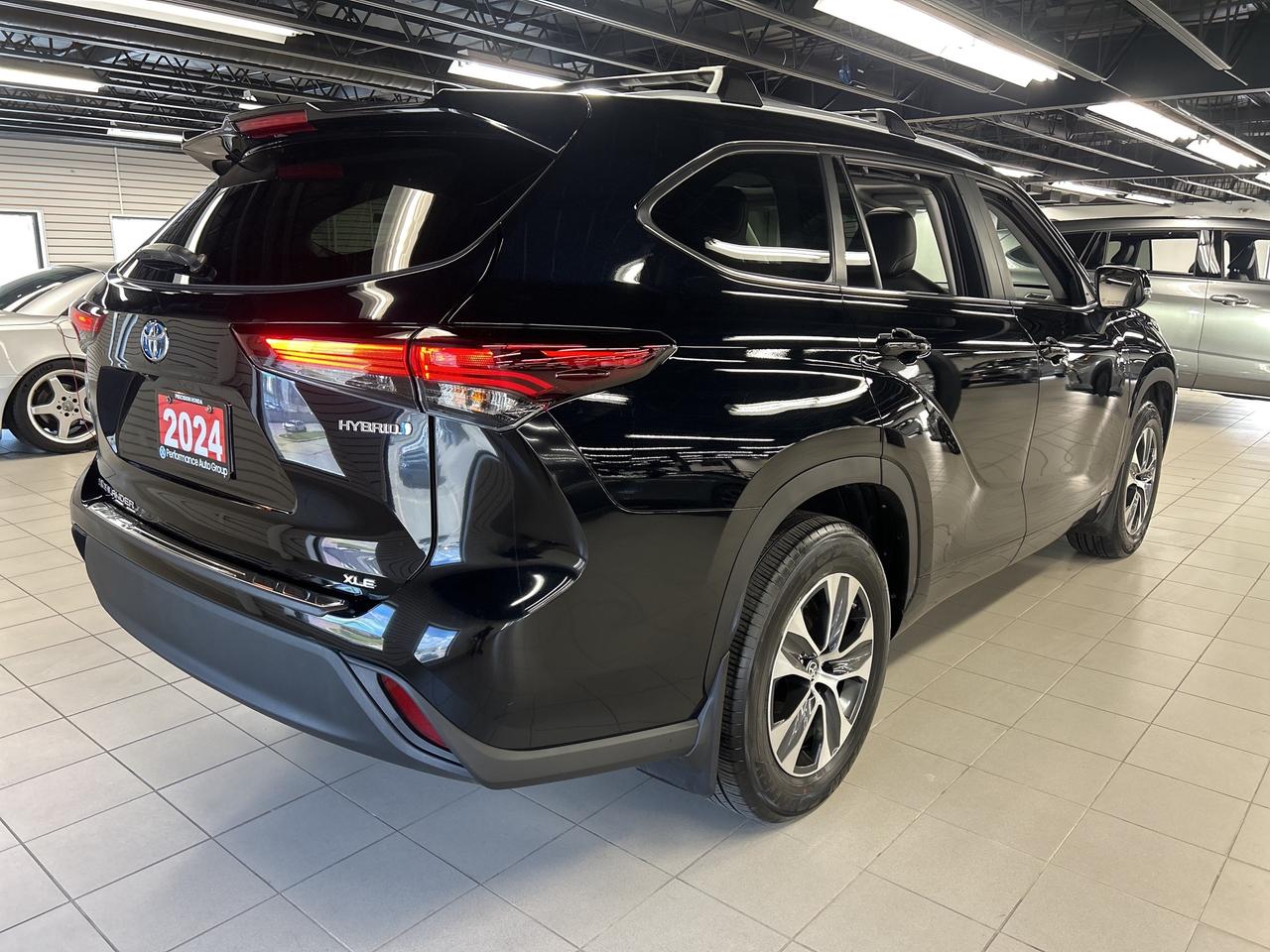 2024 Toyota Highlander HYBRID xle awd Photo4