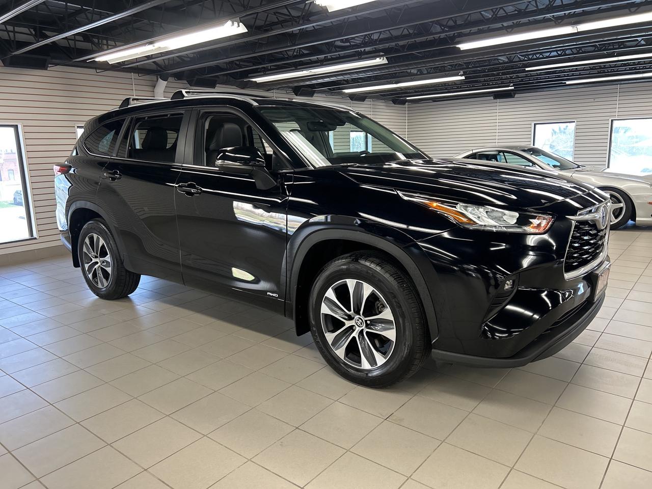 2024 Toyota Highlander HYBRID xle awd Photo