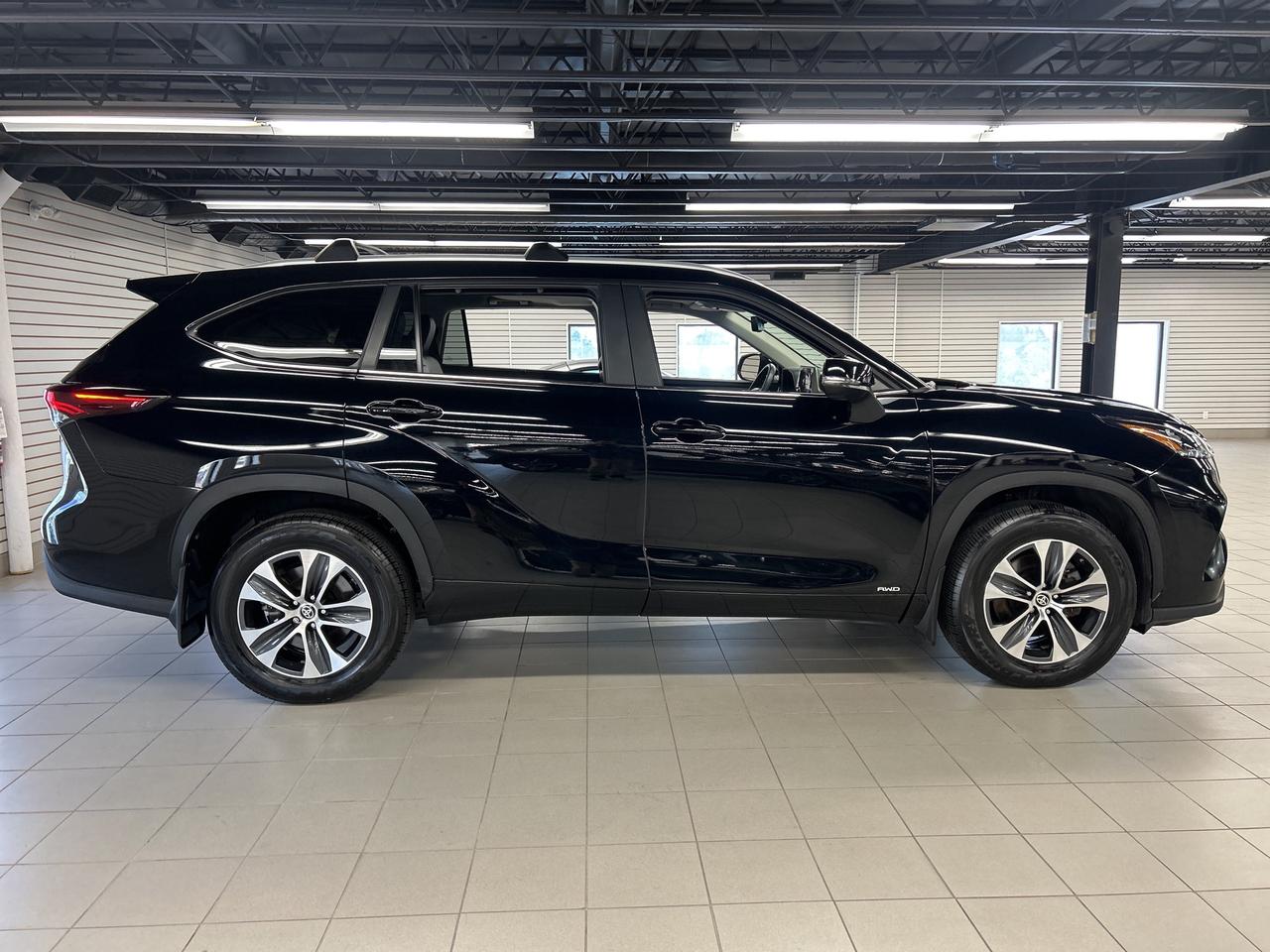2024 Toyota Highlander HYBRID xle awd Photo