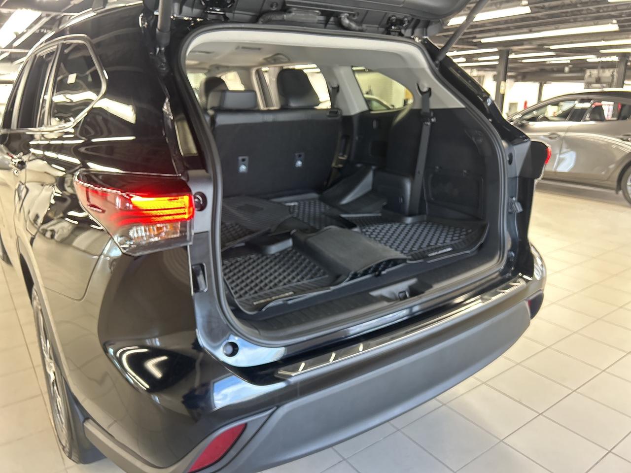 2024 Toyota Highlander HYBRID xle awd Photo