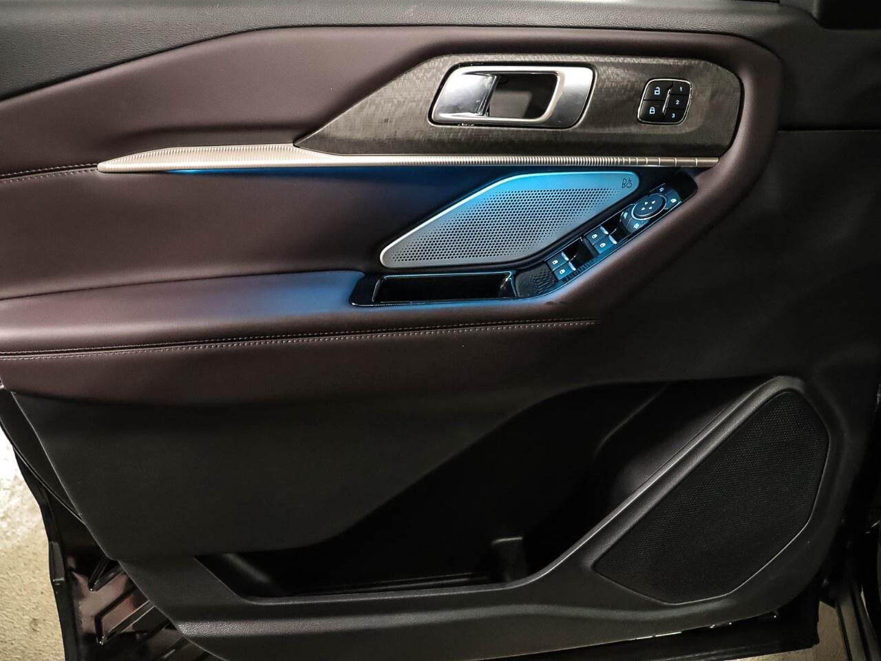 2026 Ford Explorer Platinum 4WD Photo