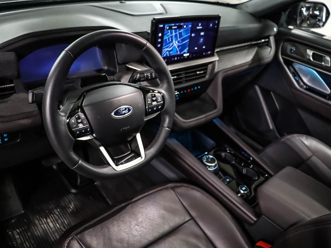 2026 Ford Explorer Platinum 4WD Photo