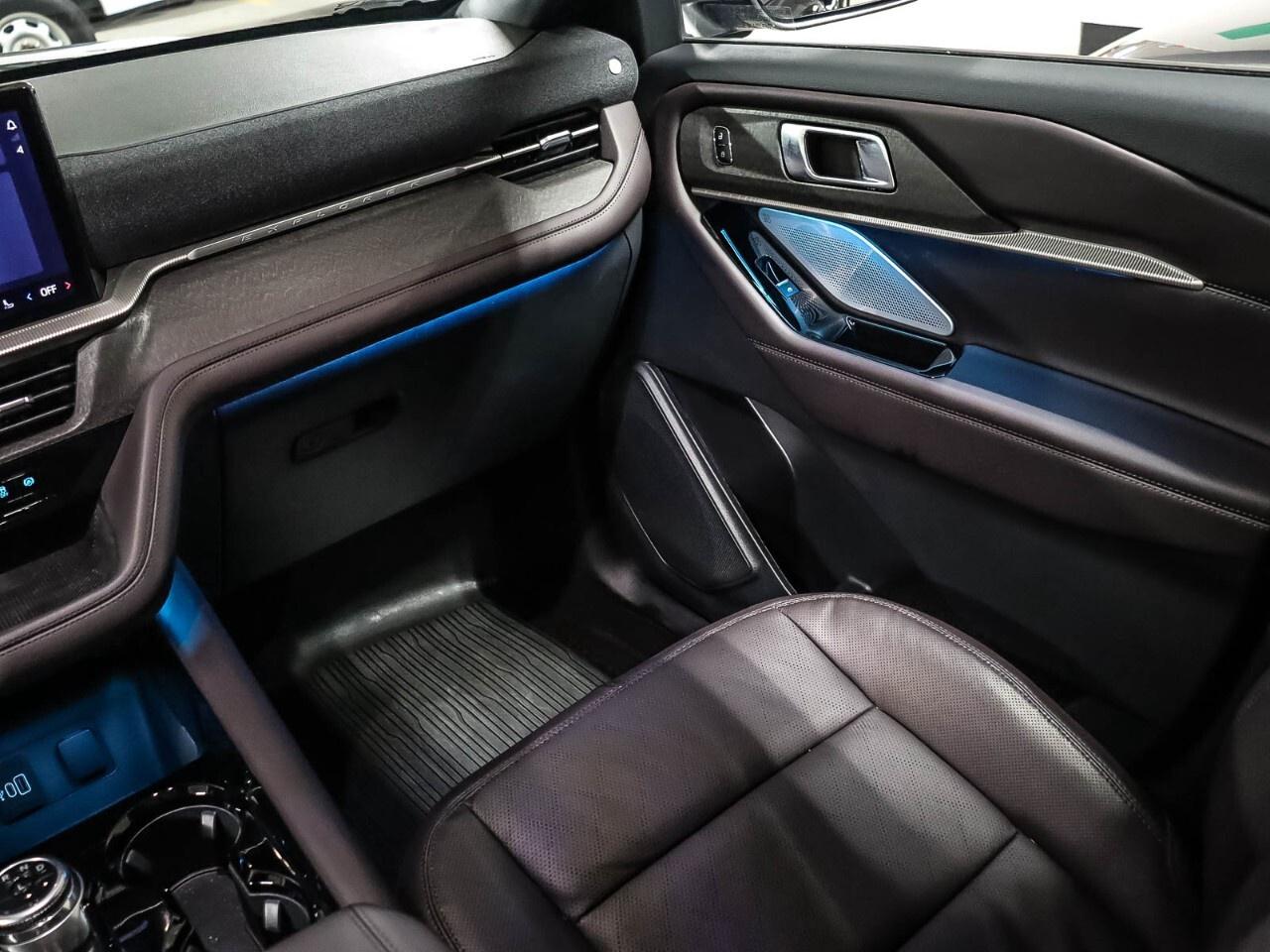 2026 Ford Explorer Platinum 4WD Photo