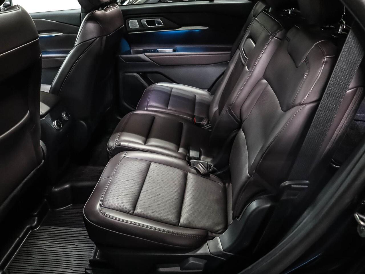 2026 Ford Explorer Platinum 4WD Photo