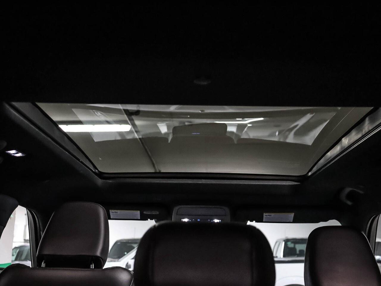 2026 Ford Explorer Platinum 4WD Photo