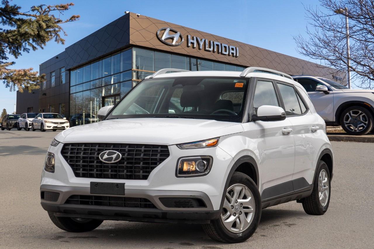 2023 Hyundai Venue Preferred IVT Photo0