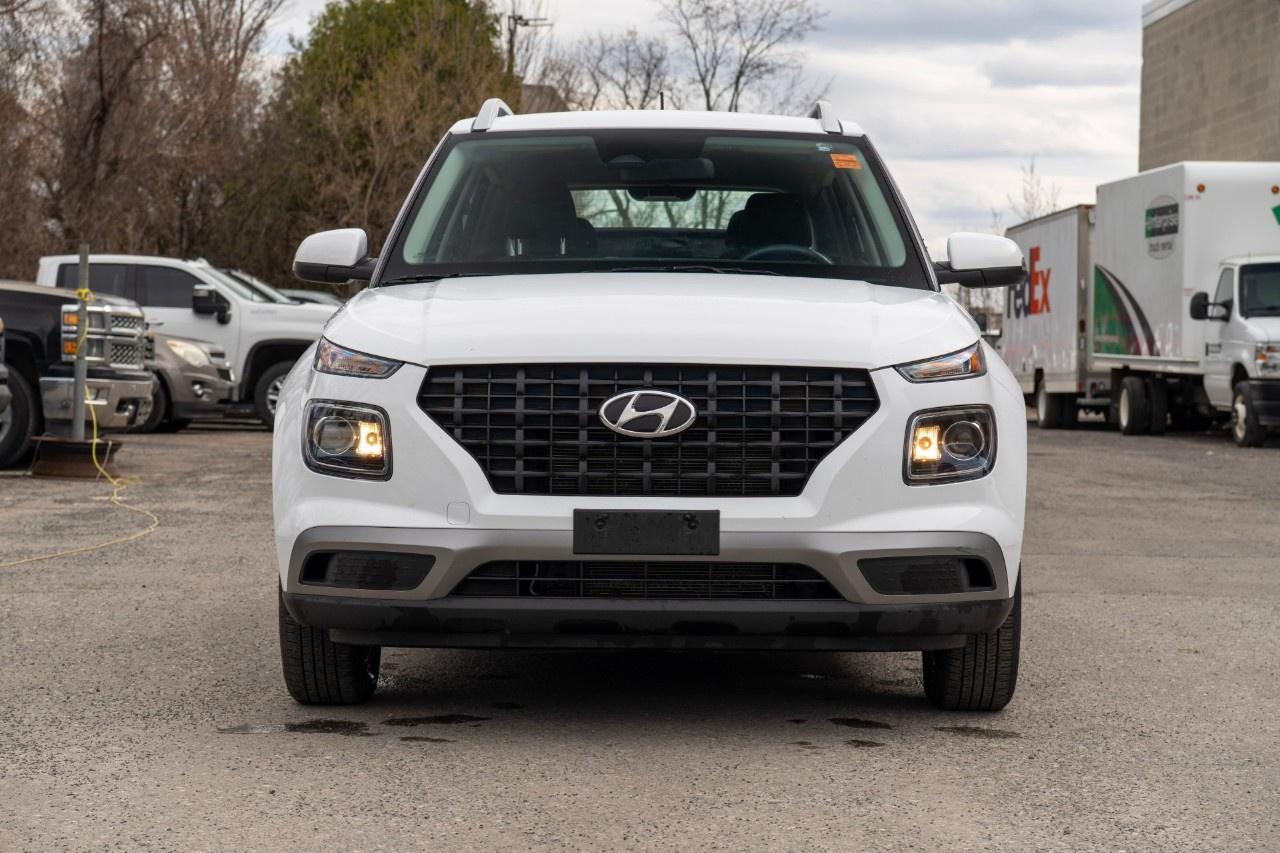 2023 Hyundai Venue Preferred IVT Photo