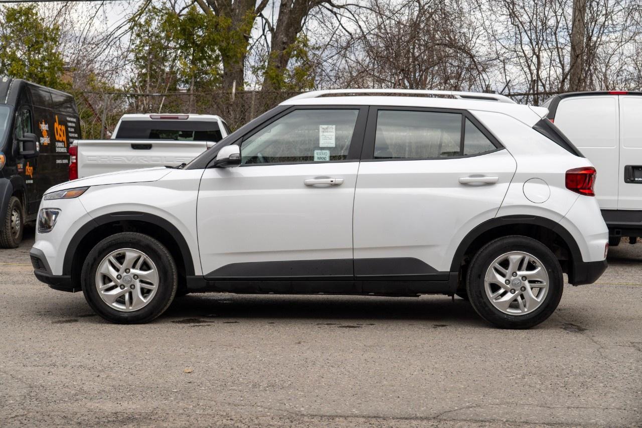 2023 Hyundai Venue Preferred IVT Photo