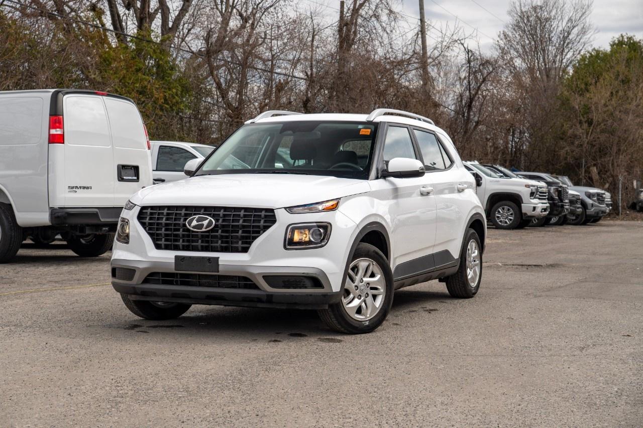 2023 Hyundai Venue Preferred IVT Photo