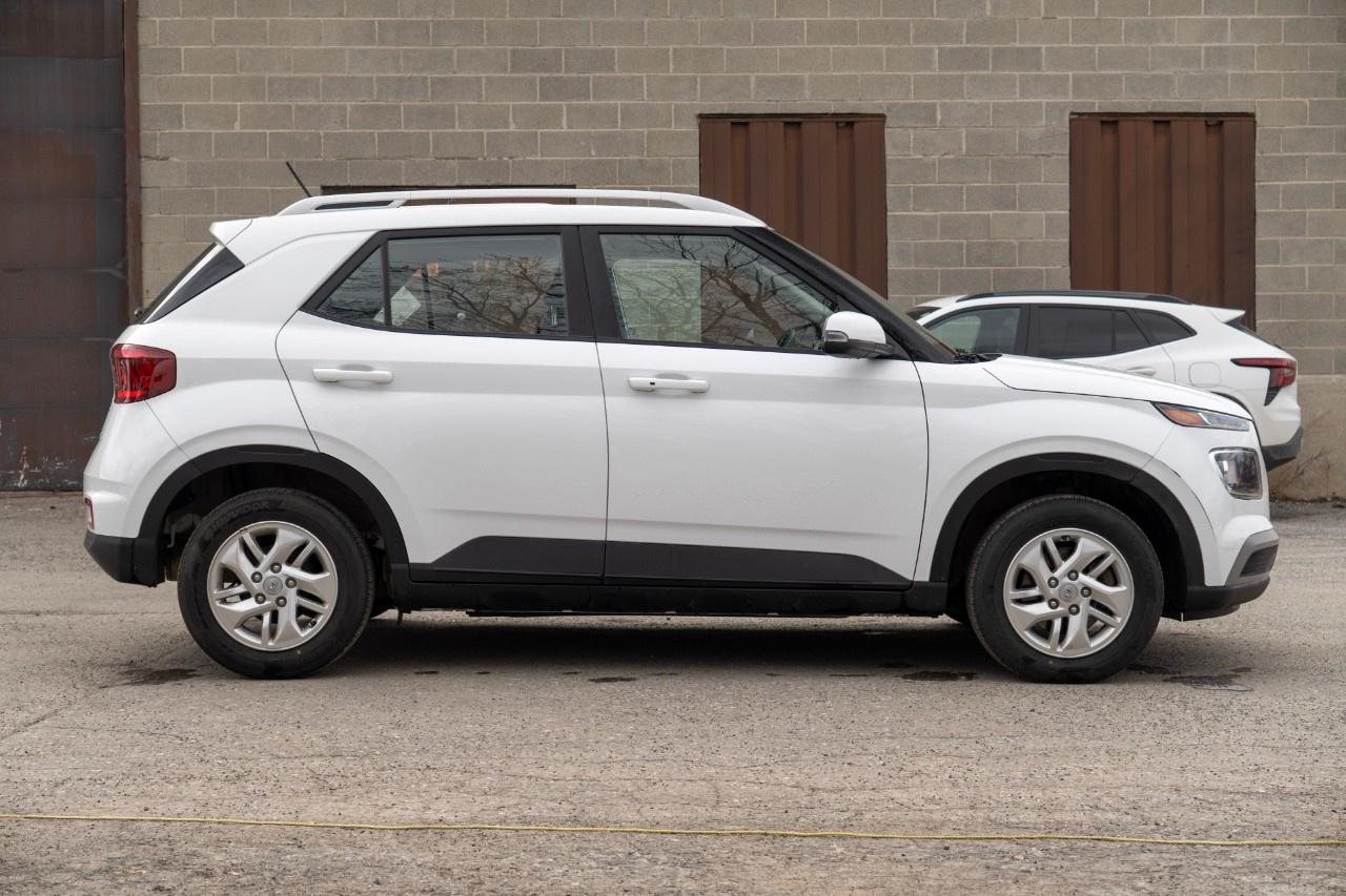 2023 Hyundai Venue Preferred IVT Photo