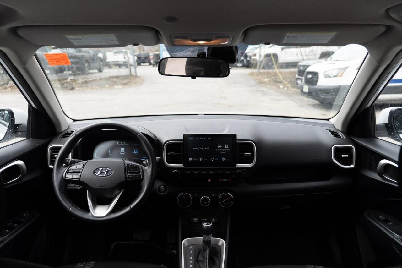 2023 Hyundai Venue Preferred IVT Photo