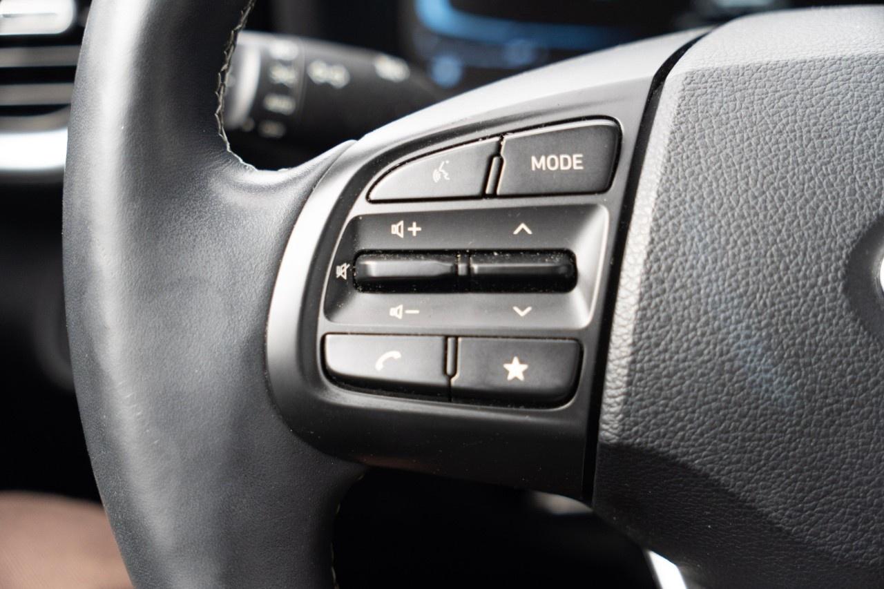 2023 Hyundai Venue Preferred IVT Photo