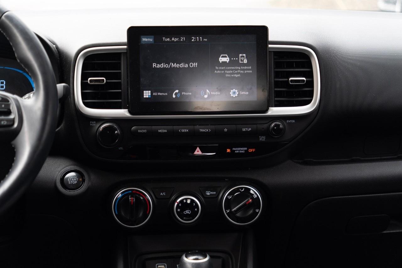 2023 Hyundai Venue Preferred IVT Photo