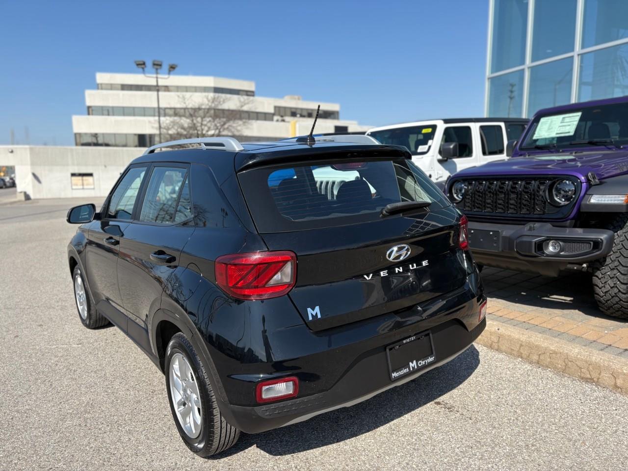 2023 Hyundai Venue Preferred 4dr Front-Wheel Drive Photo2