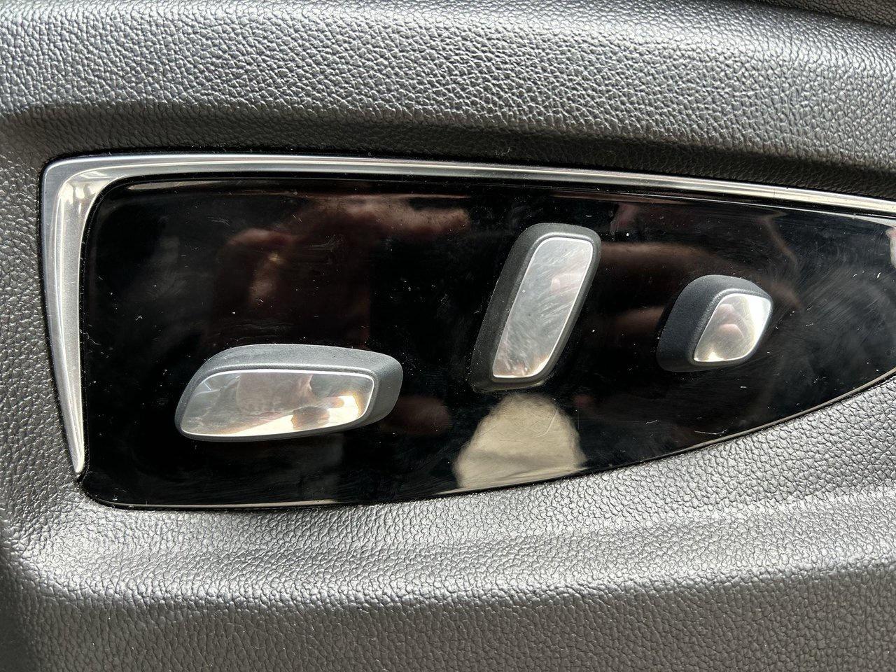 2017 Cadillac Escalade Premium Under 100,000kms Rear DVD 22 Inch Wheels Photo