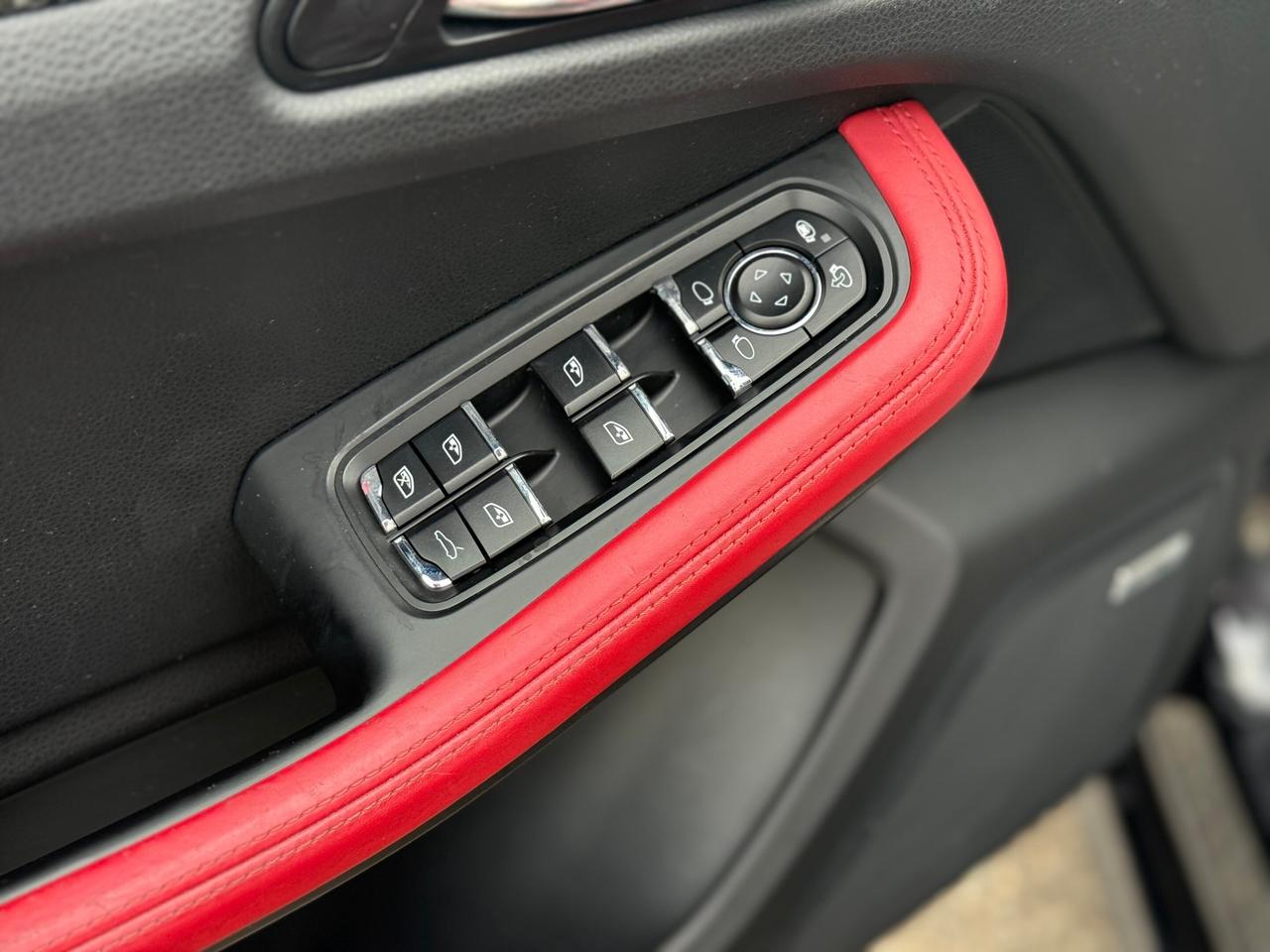 2015 Porsche Macan TURBO   NO ACCIDENT   BOSE SOUND   RED INTERIOR Photo