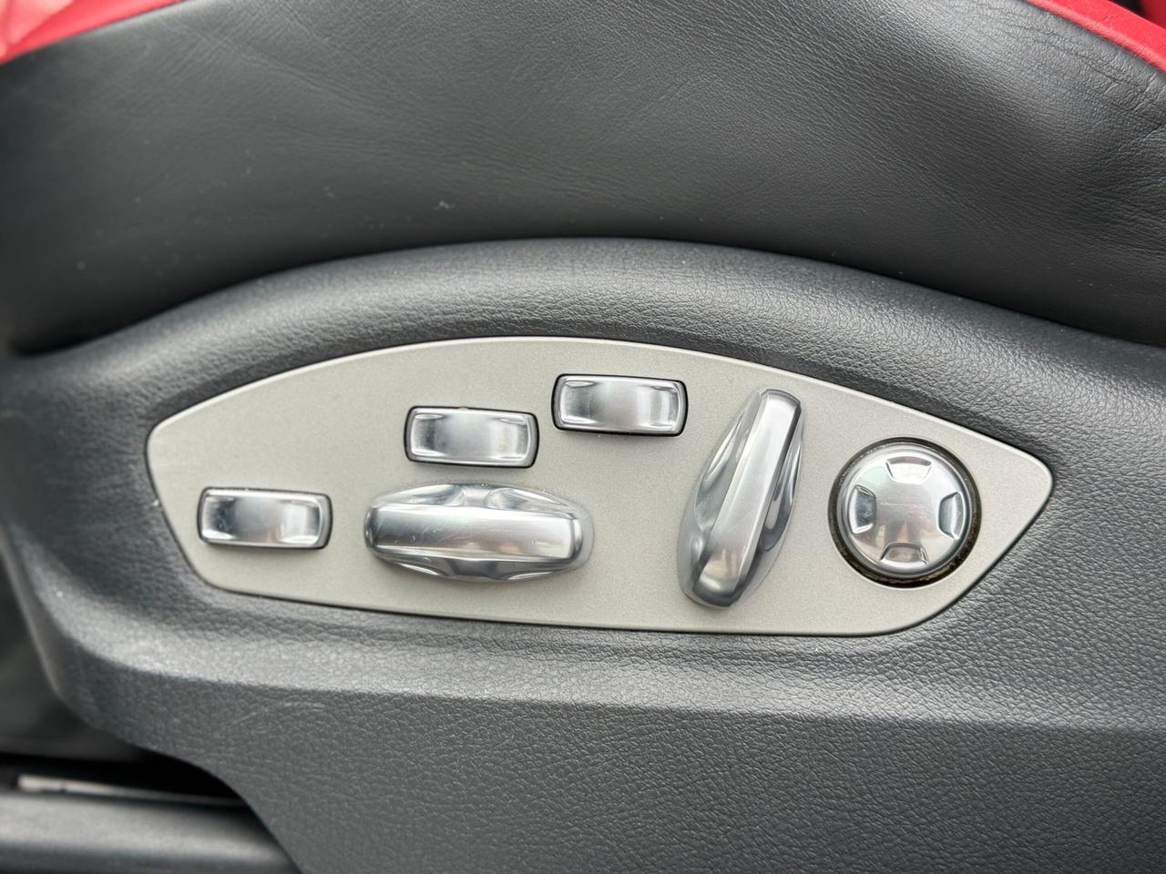 2015 Porsche Macan TURBO   NO ACCIDENT   BOSE SOUND   RED INTERIOR Photo