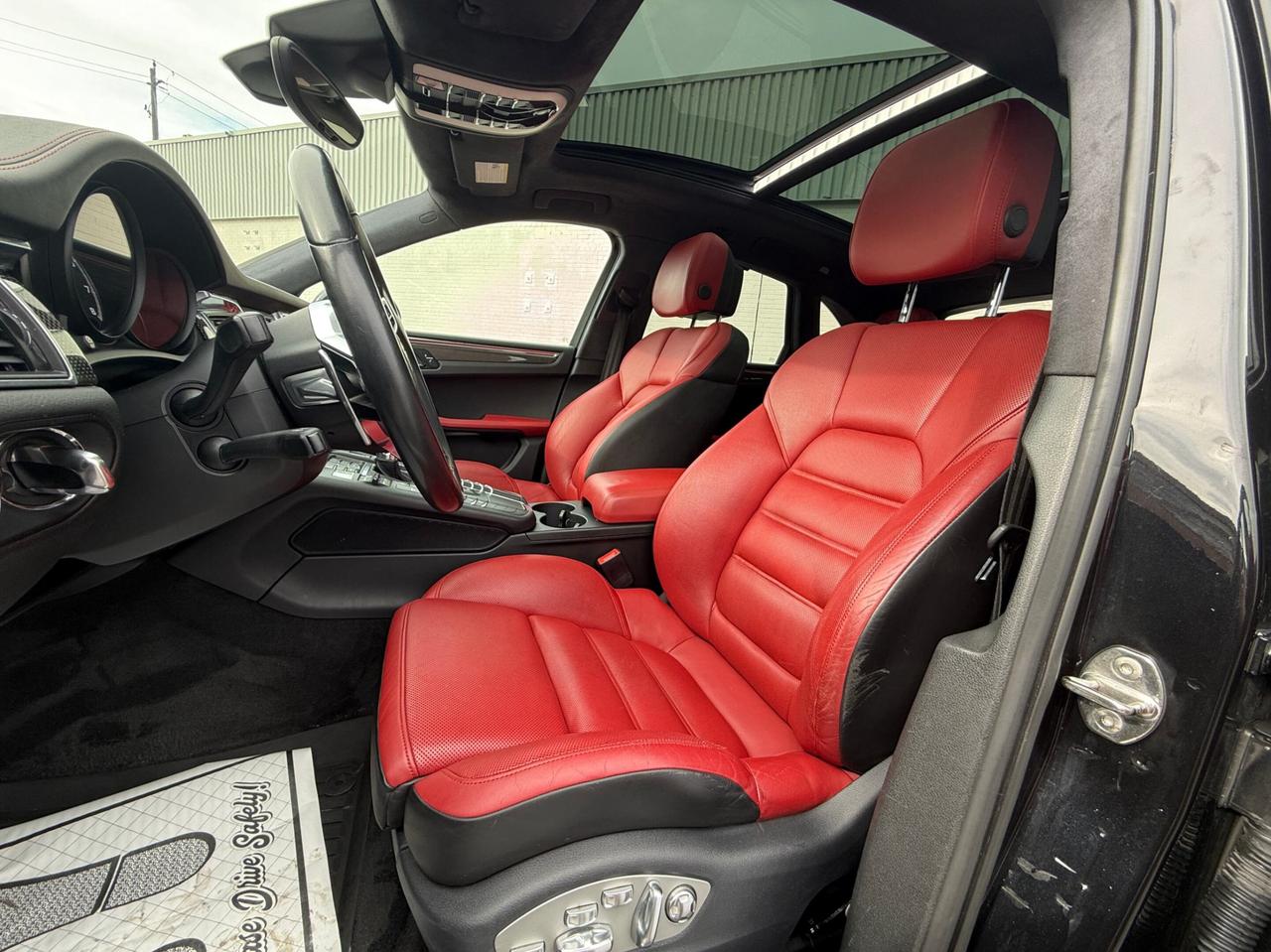 2015 Porsche Macan TURBO   NO ACCIDENT   BOSE SOUND   RED INTERIOR Photo