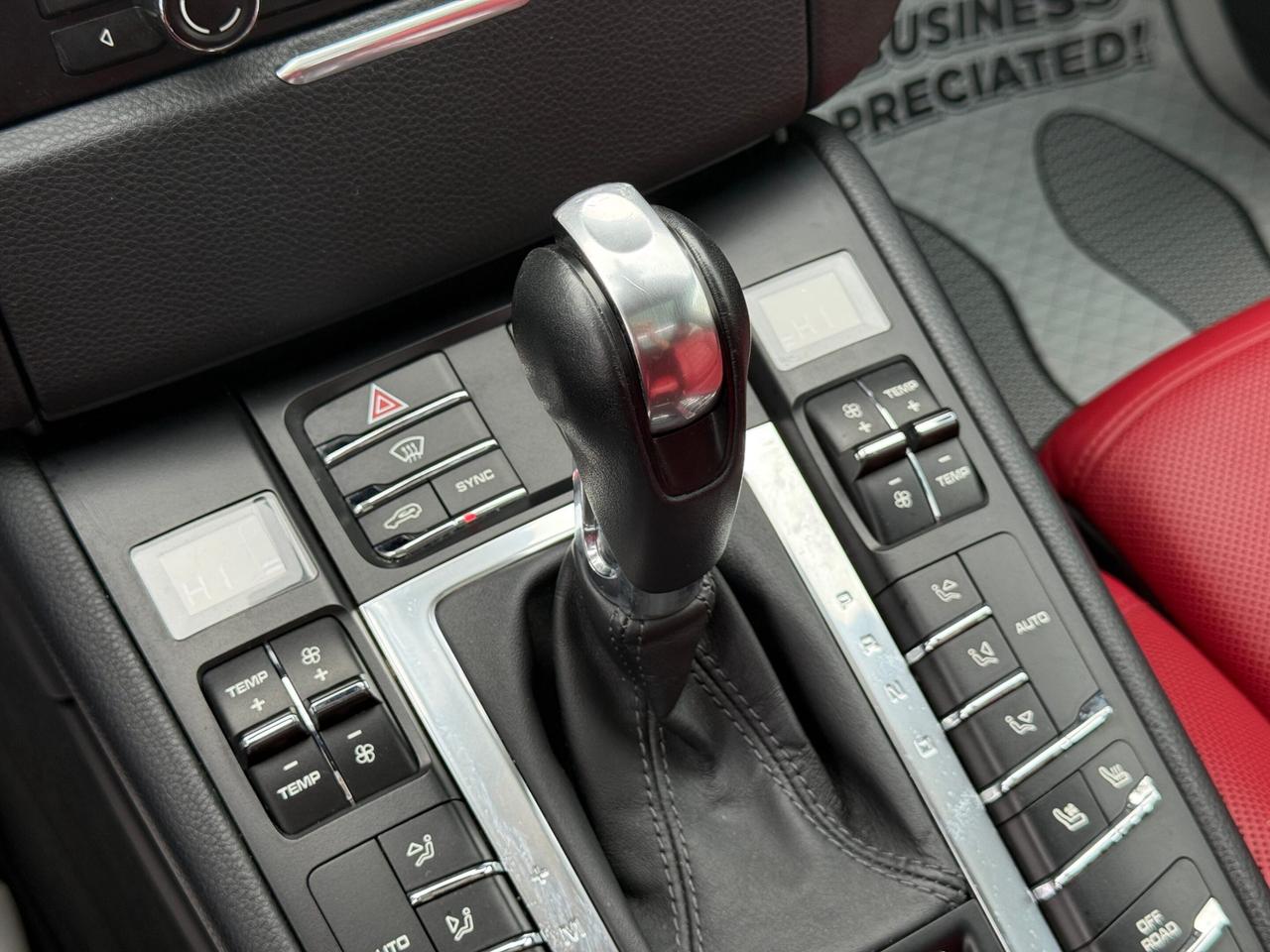 2015 Porsche Macan TURBO   NO ACCIDENT   BOSE SOUND   RED INTERIOR Photo
